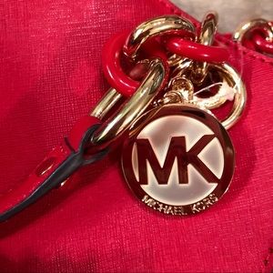 • BRAND NEW MICHAEL KORS RED PURSE •